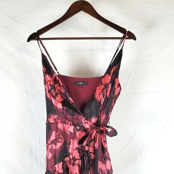 NWT Lulus‎ Winning Your Heart Burgundy Floral Lurex Wrap Midi Dress - Picture 3 of 9